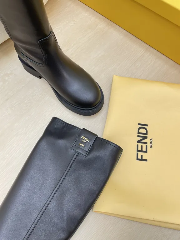 Fendi Shoe 